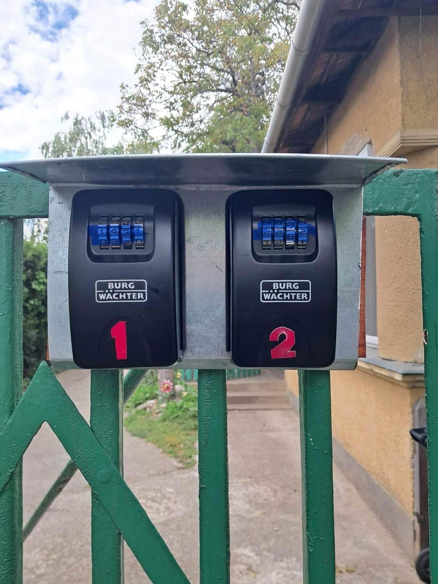 וסס Grany'S Retro Guesthouse Near Budapest Airport מראה חיצוני תמונה